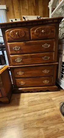Dresser Brown Oak Five Drawers