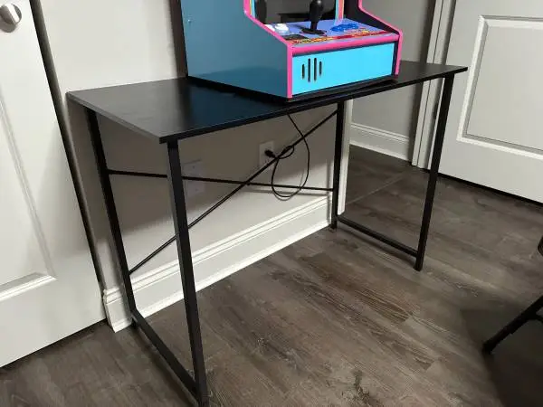 Black Desk