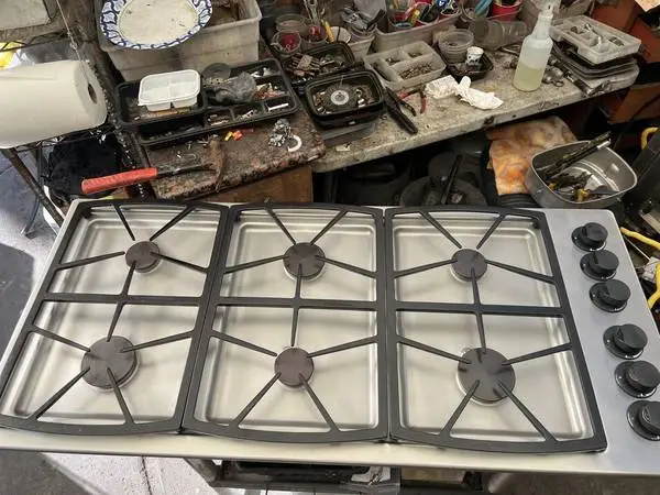 46 Dacor  Stainless Gas Cooktop, new spark module