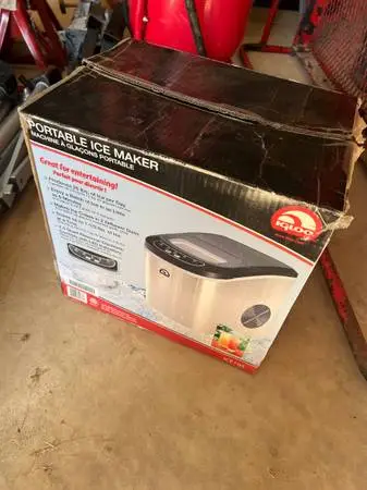 Igloo Ice Maker