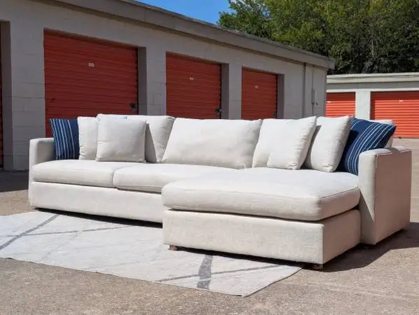 *FREE DELIVERY!* BASSETT ALLURE TRACK 2 PIECE SECTIONAL