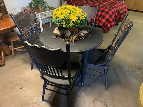 BLACK DISTRESSED DINETE SET 38 TABLE AND 4 HIGH BACK CHAIRS