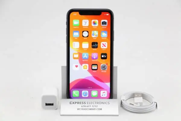EXCELLENT - Apple iPhone 11 Black 256GB 100%B.H FACTORY UNLOCKED