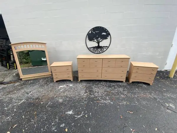 Light Wood 4pc Dresser Set with Mirror | Delivery Available