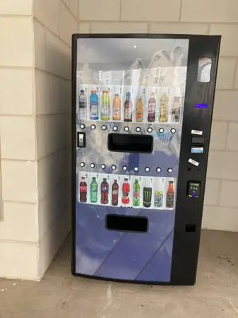 Cold drink vending machine