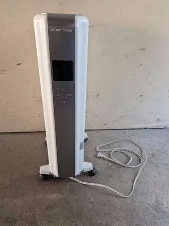 Mainstays 1500W Digital Oil-Filled Radiator Heater with Thermostat