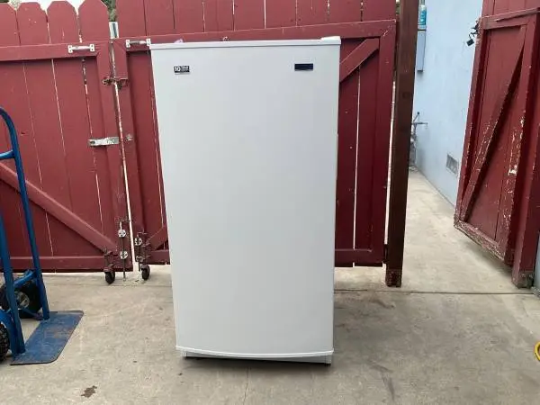 maytag 16 cu. ft. Frost Free Upright Freezer with FastFreeze Option