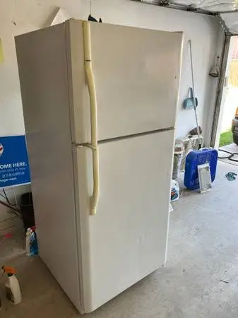 Used Kenmore 18 cuft White Refrigerator with top freezer