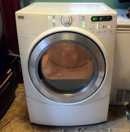 ELECTRIC DRYER KENMORE ELITE HE3 SUPER CAPACITY STACKABLE IN EXCELLENT CONDITION