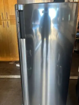 NEW LG 5.8 cubic ft. Refrigerator