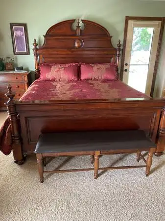 Thomasville King bed room set