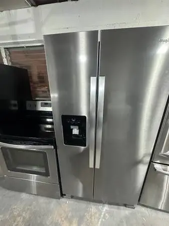 Refrigerator and stove Whirlpool