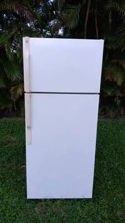 Refrigerator Full Size (White)