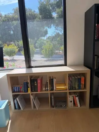 Modern Natural Wood 6-Cubby Bookcase / Storage Shelf – Excellent Condition