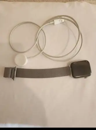 Apple Watch S8 45mm Stainless Steel Cellular + Milanese Loop & Charger