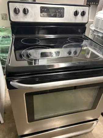 Frigidaire Stainless Steel Smooth Top Stove