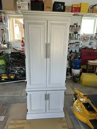 Sewing cabinet with Bernina 830 electronic machine