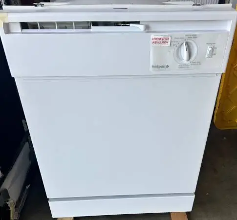 New White Hot Point Dishwasher 24” width