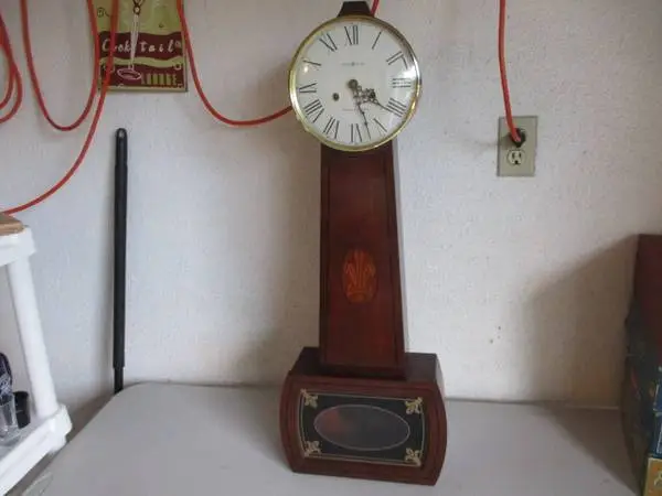 Howard Miller Ambassador Collection wall clock, model 620-216