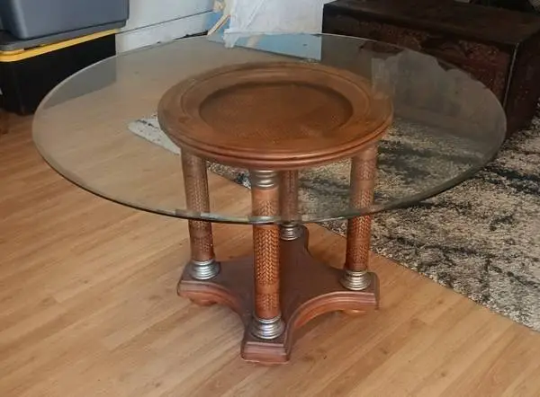 Beautiful Dining Table Like New Condition!