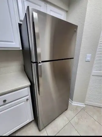 Fridge stove, Dishwasher And Microwave