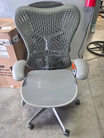 Herman Miller Mirra, EXCELLENT Condition