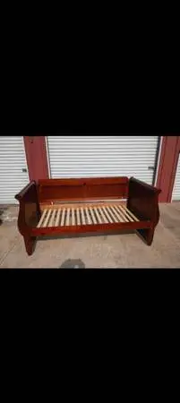 DAYBED CHERRY $250