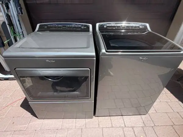 BRAND NEW CONDITION WHIRLPOOL WASHER AND DRYER