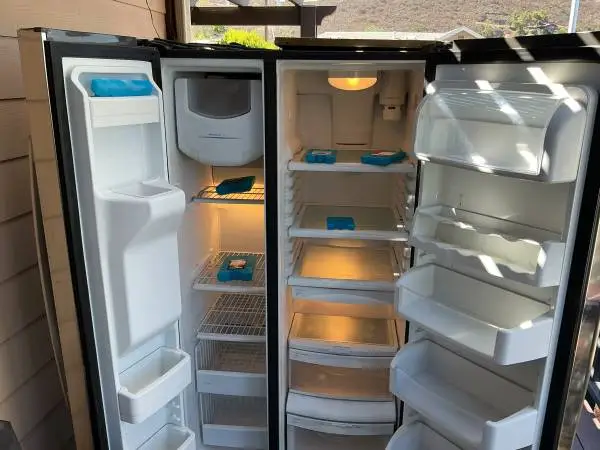 General electric side by side refrigerator working