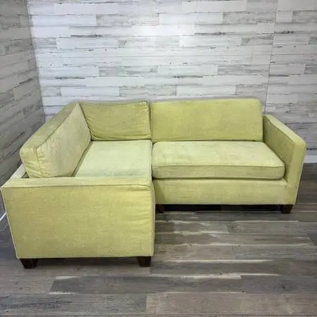Small 2pc Green Sectional Couch *delivery available*