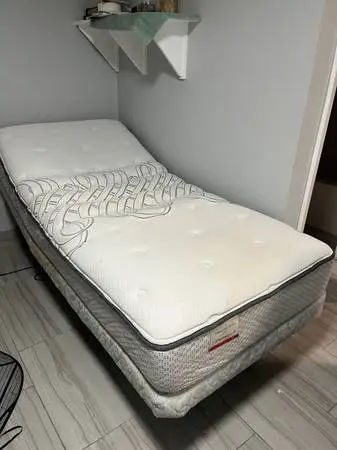 Sealy Posturepedic Hospital like bed with massage