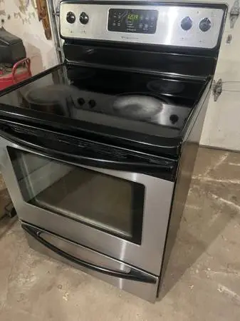 Frigidaire stainless glass top electric   Stove