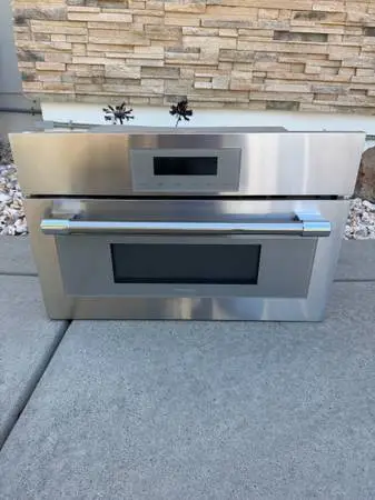 Microwave oven