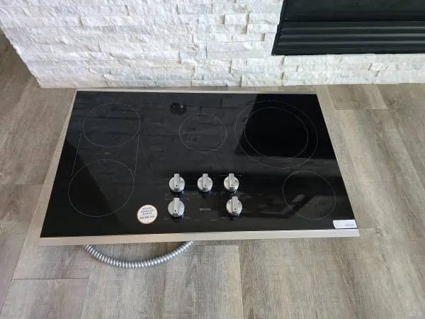 Maytag - 36 inch Wide 5 element Built-In Electric Cooktop - Stainless