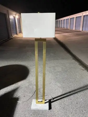 Floor Lamp -( 60in tall )- Used good condition