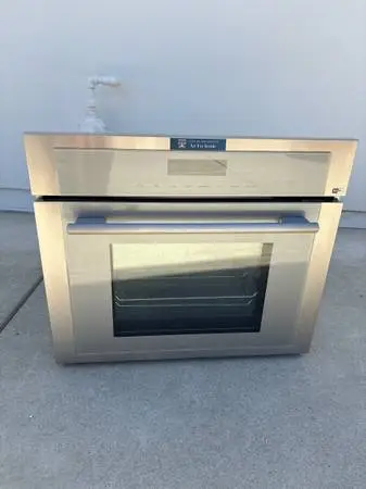 Wall oven