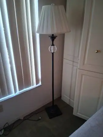 Floor lamp