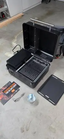 New never used Traeger Ranger portable grill and smoker