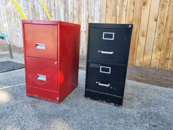 2 Metal File Cabinets (2-Drawer Each) – Sold Together