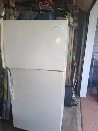 Refrigerator fridge