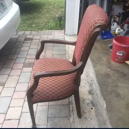 Used chair in good condition
