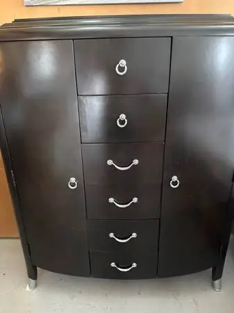 Big Dresser