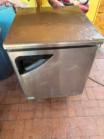 Turbo air under counter Refrigerator fridge