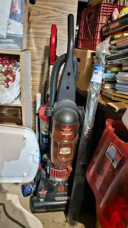 BISSELL VACUUM