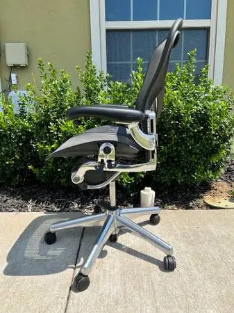 Herman miler aeron (size b) ofifce chair / fully loaded /posture fit lumbar
