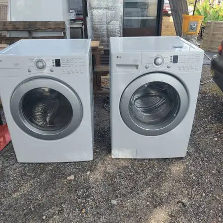LG WASHER AND DRYER SET