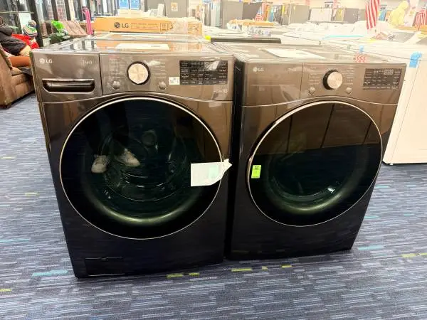 New Open Box LG Washer 4.5 & LG Electric Dryer 7.4  With Warranty