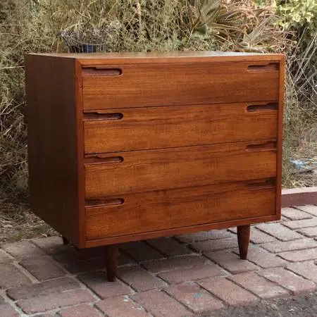 Gorgeous Vintage teak Danish Modern/Mid Century 4dr Dresser NICE