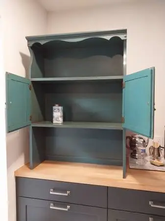 Charming vintage teal blue hutch shelf w/cabinet