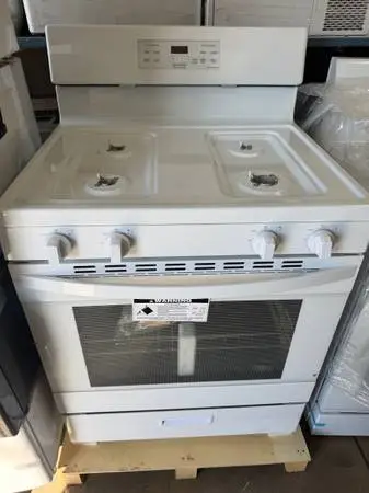 🔥 OPEN-BOX GAS RANGE – CLEAN WHITE FINISH 🔥